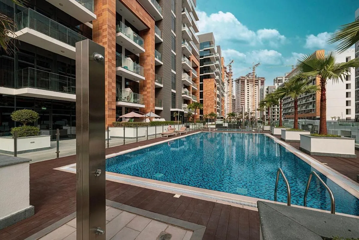 Tick - 2Br Apartment With Balcony In Azizi Riviera ドバイ