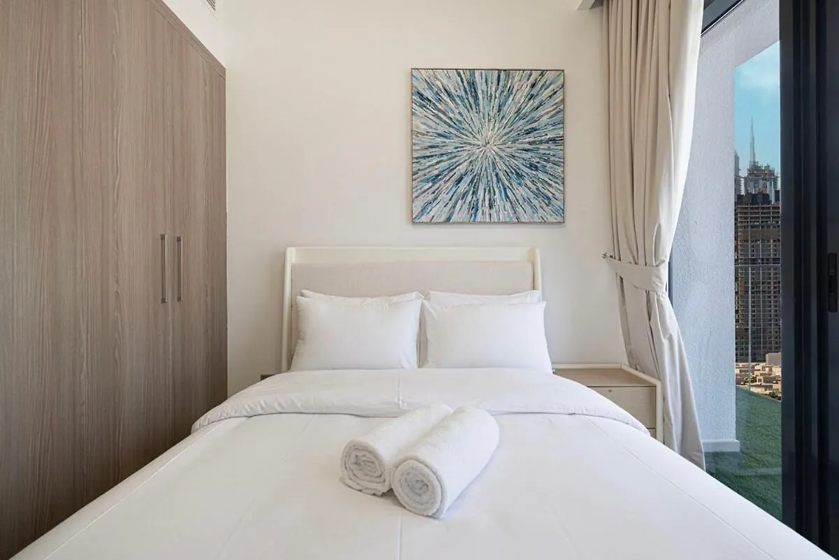 Tick - 2Br Apartment With Balcony In Azizi Riviera Dubaï
